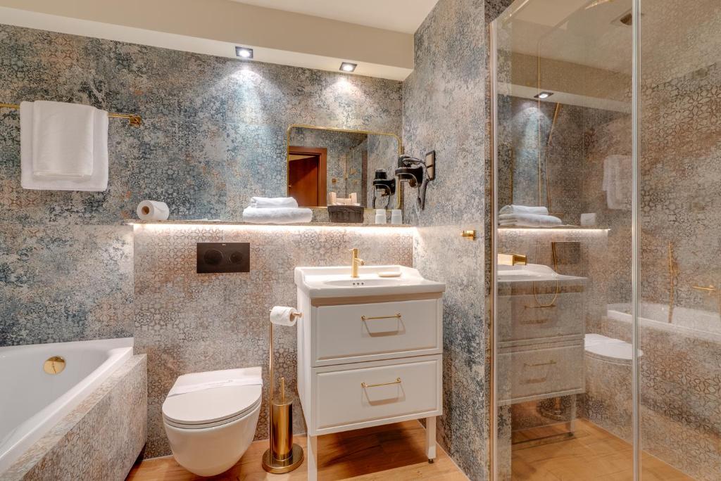 Ein Badezimmer in der Unterkunft Park Hotel Diament Katowice