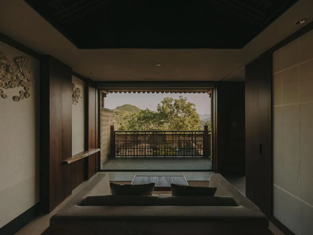 Lan Cui Mountain View Suite with Balcony