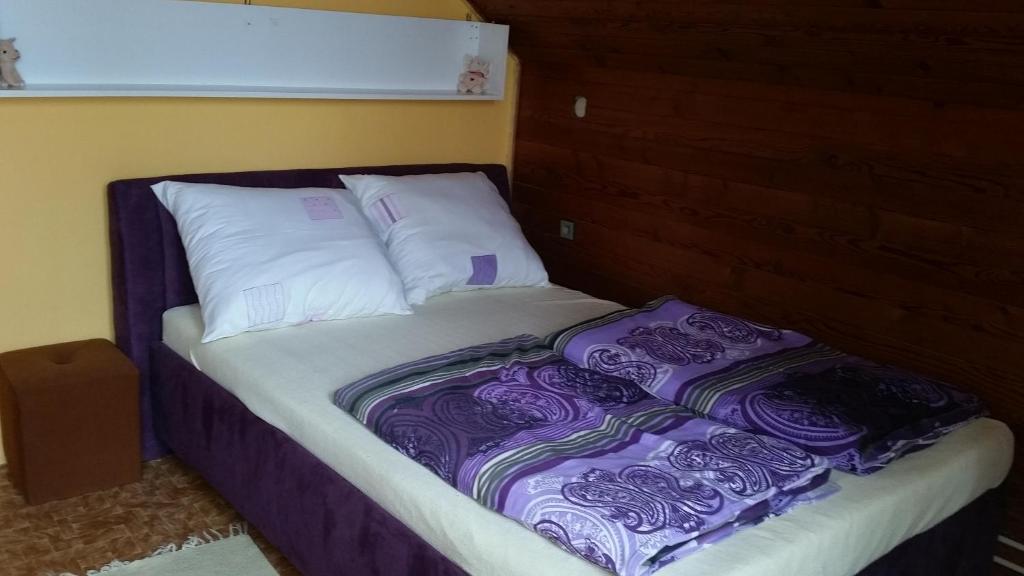 Łóżko lub łóżka w pokoju w obiekcie Areal Hradišek