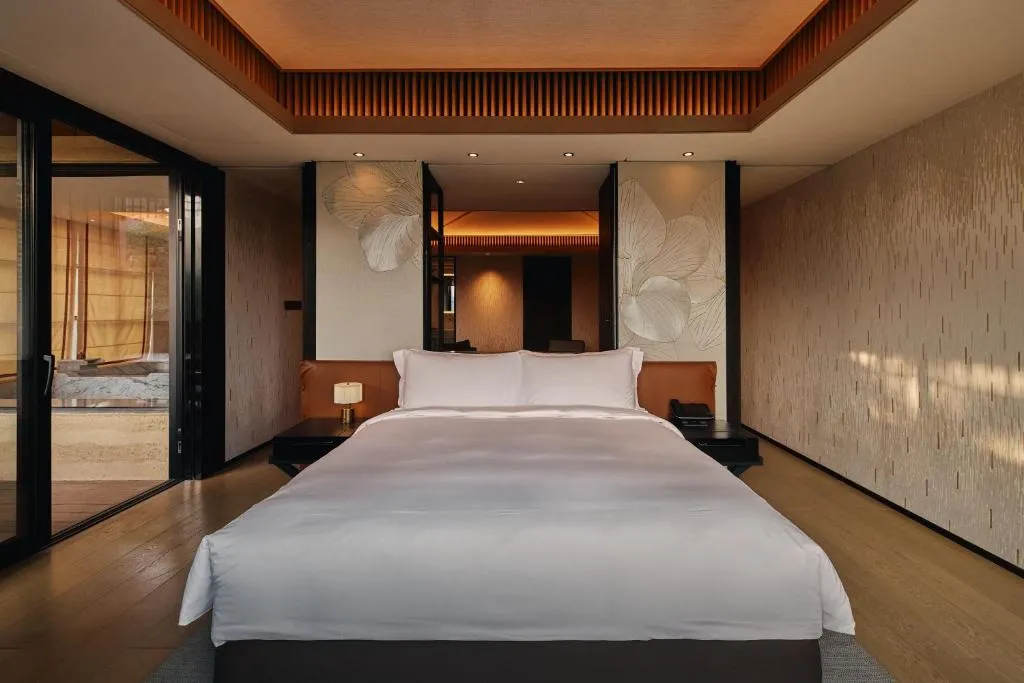 Yong Cui-Mountain View Grand Suite
