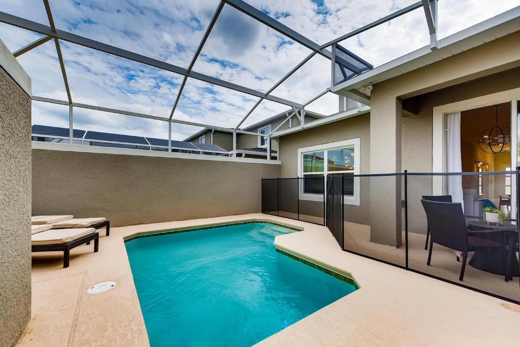 Last Minute Disney Getaway! Private Pool, Hot Tub & Games Room. Book ...