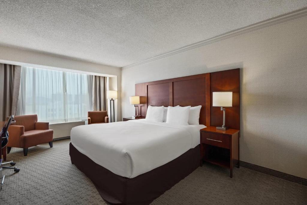 Comfort Inn By the Bay - 