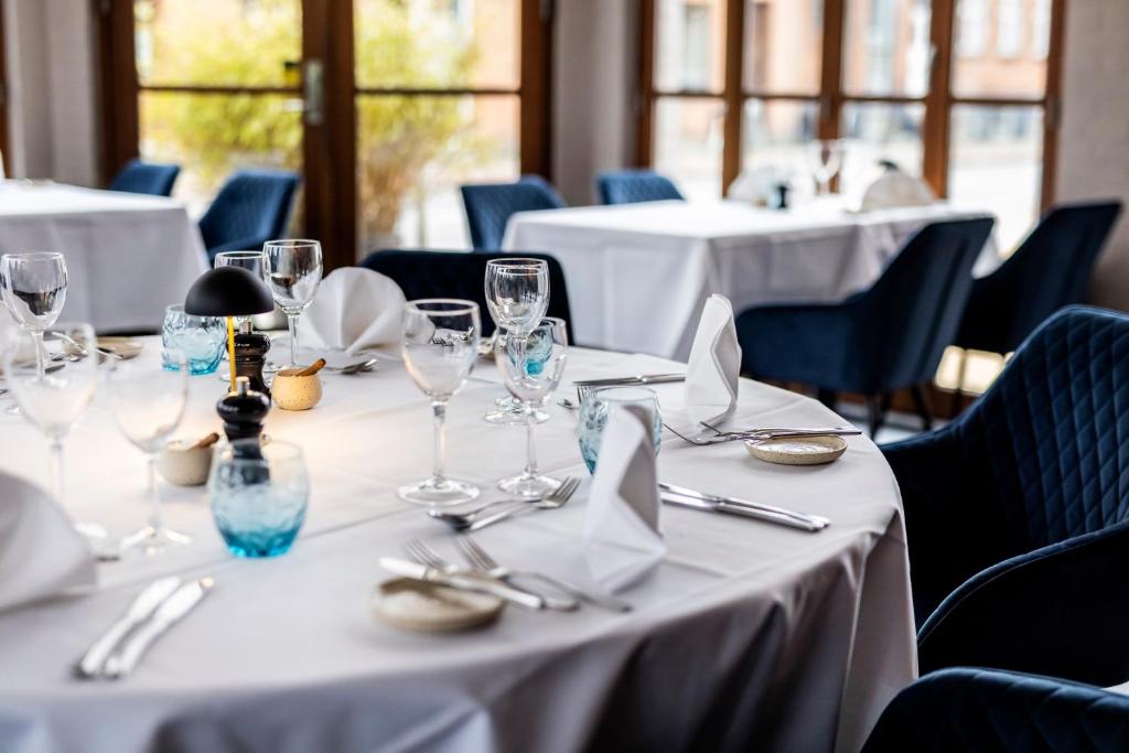 Restaurace v ubytování Hotel Birksø