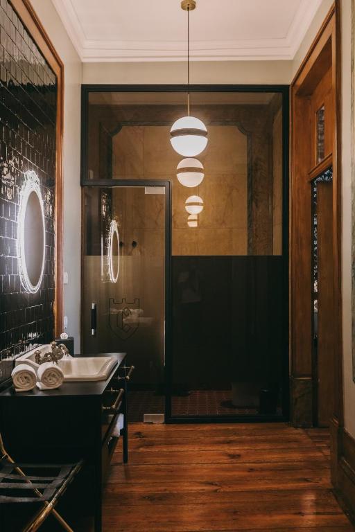 Torel Royal Court - 12