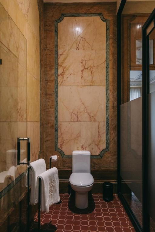 Torel Royal Court - 13