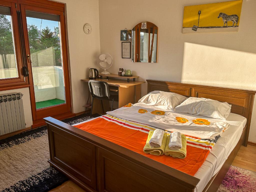 Postel nebo postele na pokoji v ubytování Cozy room with a balcony