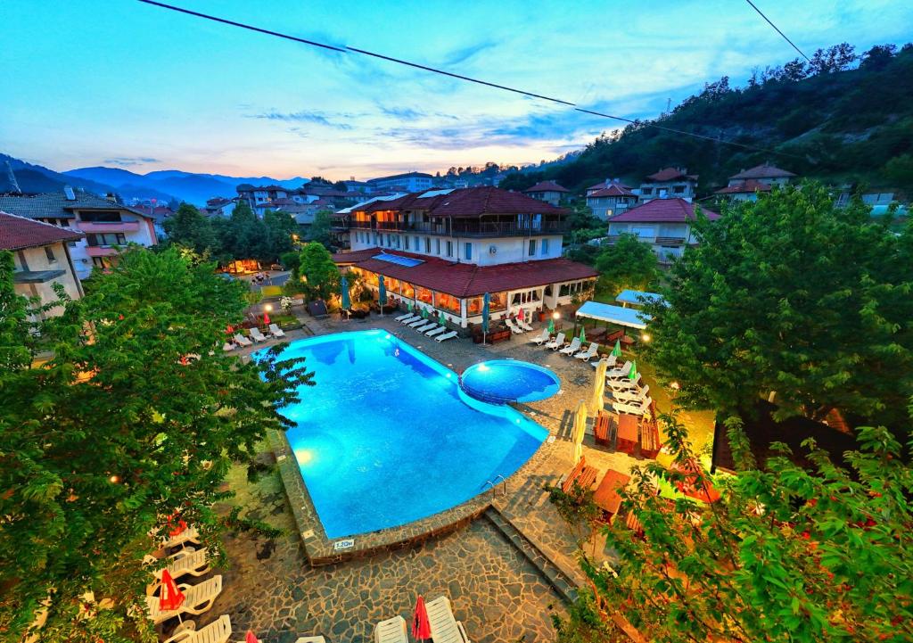 Edi Hotel - Housity