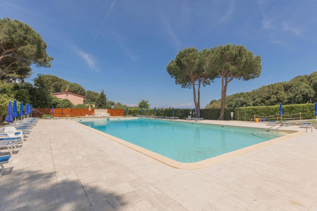 Bazén v ubytování Residence Napoleon - HelloElba nebo v jeho okolí