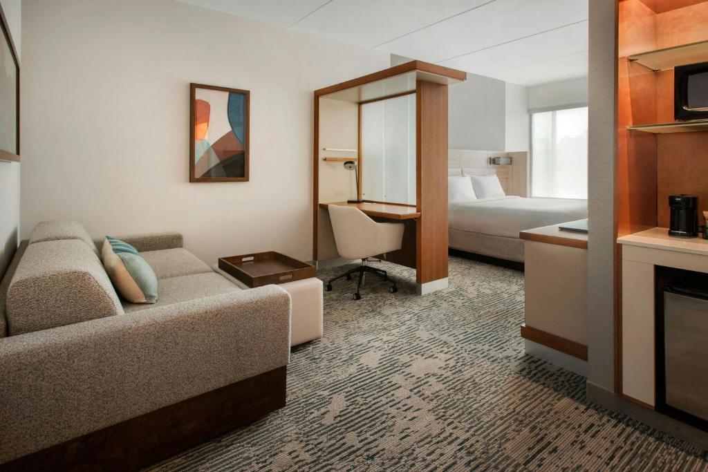 Postel nebo postele na pokoji v ubytování SpringHill Suites by Marriott Mount Laurel