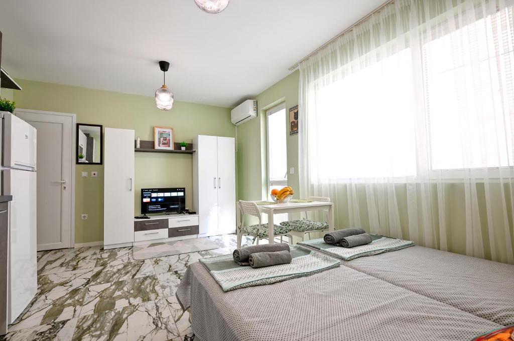 Mint Funny Condo