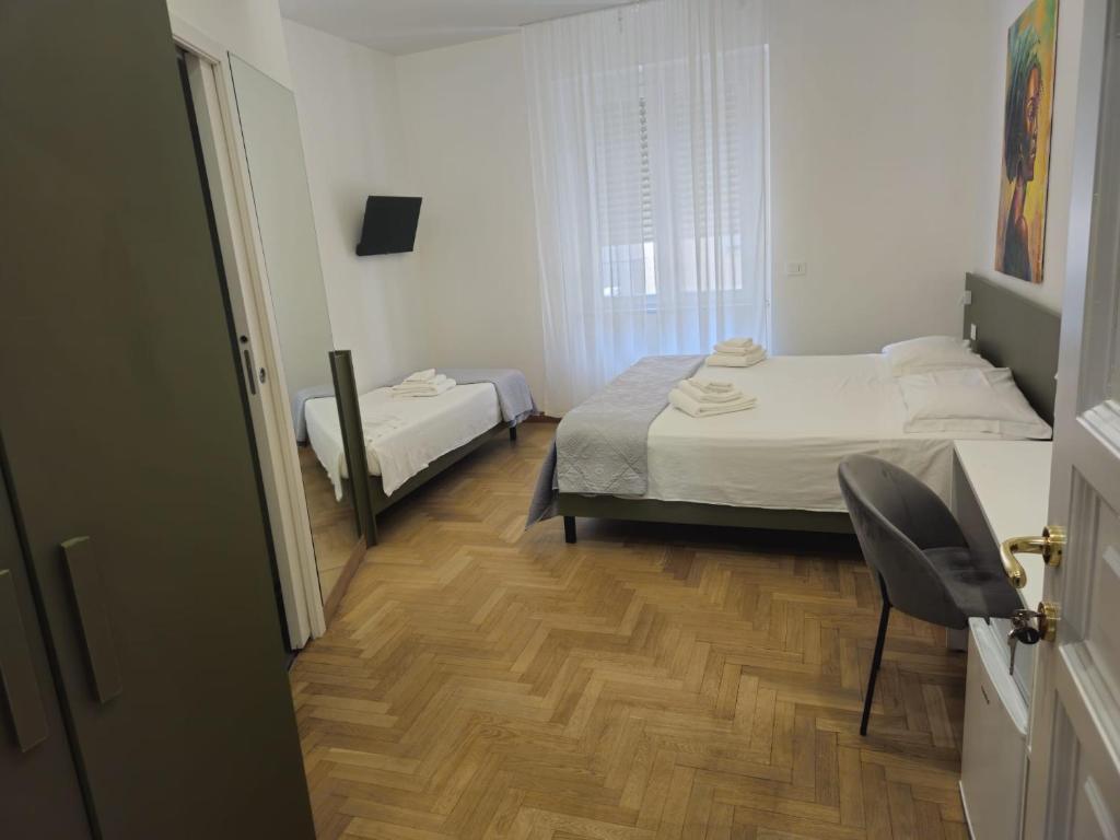 b&b BEI SOGNI LUXURY in centro Cosenza, con parcheggio in convenzione - Triple Room With Private Bathroom