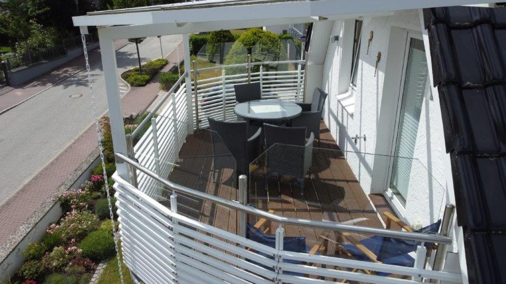Balkón nebo terasa v ubytování Ostseewellen