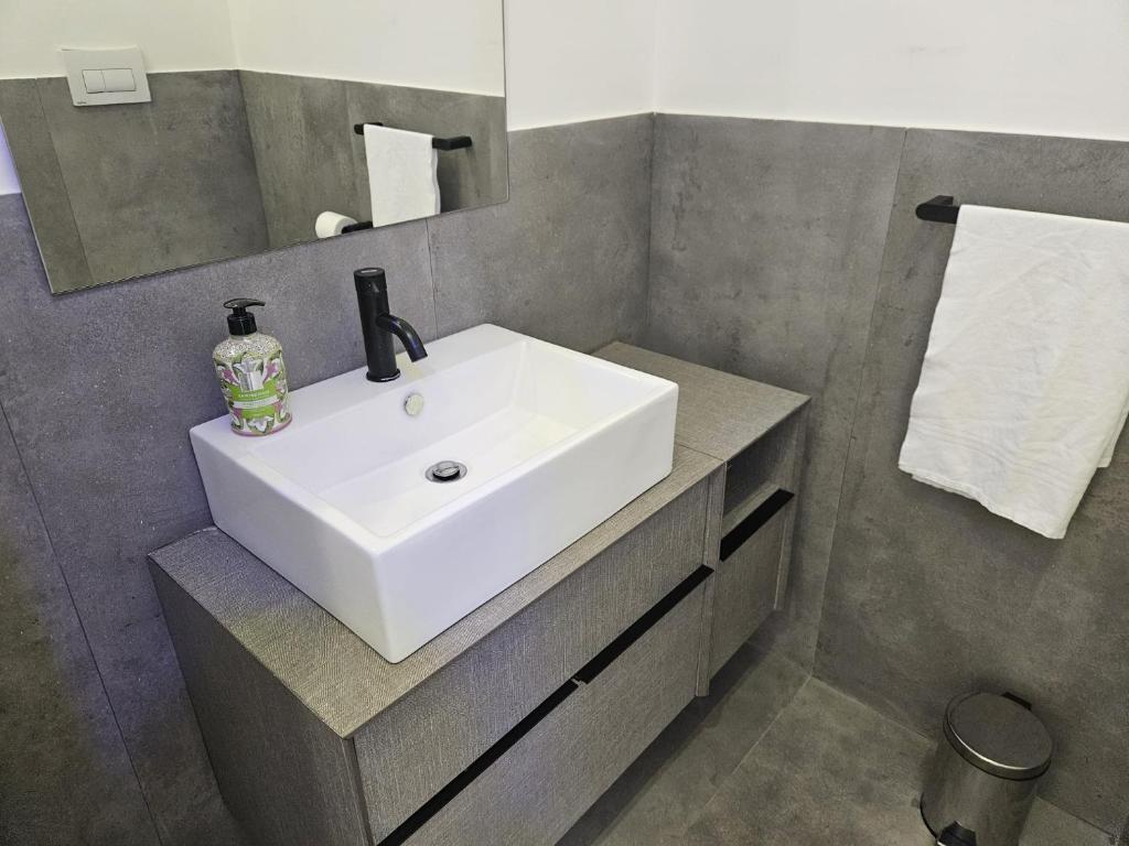 b&b BEI SOGNI LUXURY in centro Cosenza, con parcheggio in convenzione - Deluxe Double Room With Shower