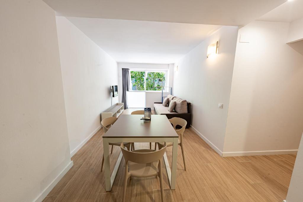 Posedenie v ubytovaní Park Suites Family Rentalmar