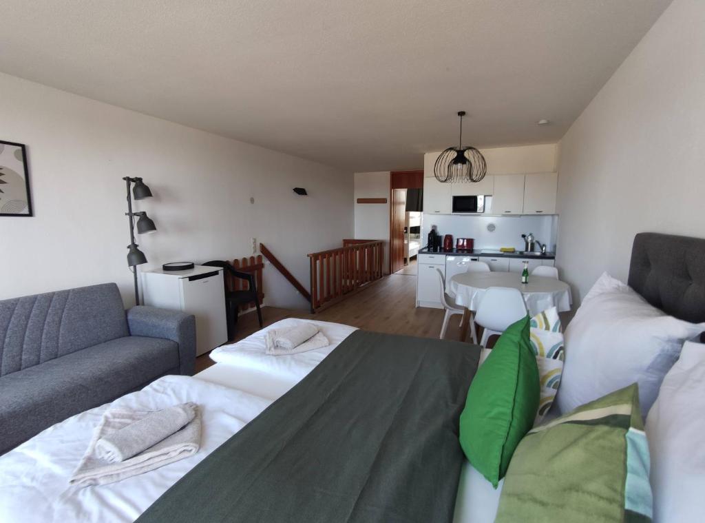 Postel nebo postele na pokoji v ubytování Sauna, Pool und Gartenzugang