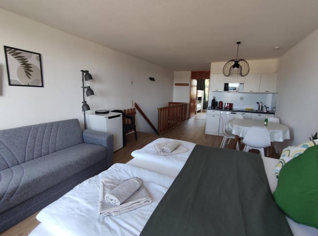 Postel nebo postele na pokoji v ubytování Sauna, Pool und Gartenzugang