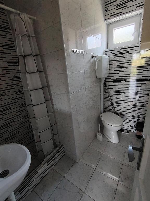 Kupatilo u objektu Apartmani Ruj