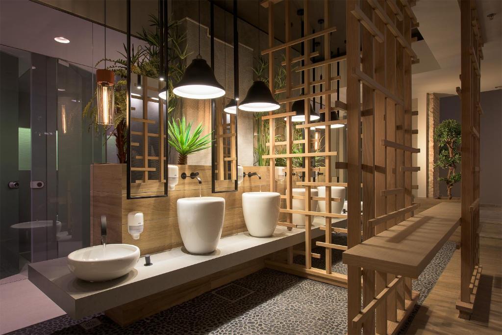 A bathroom at Porto Angeli