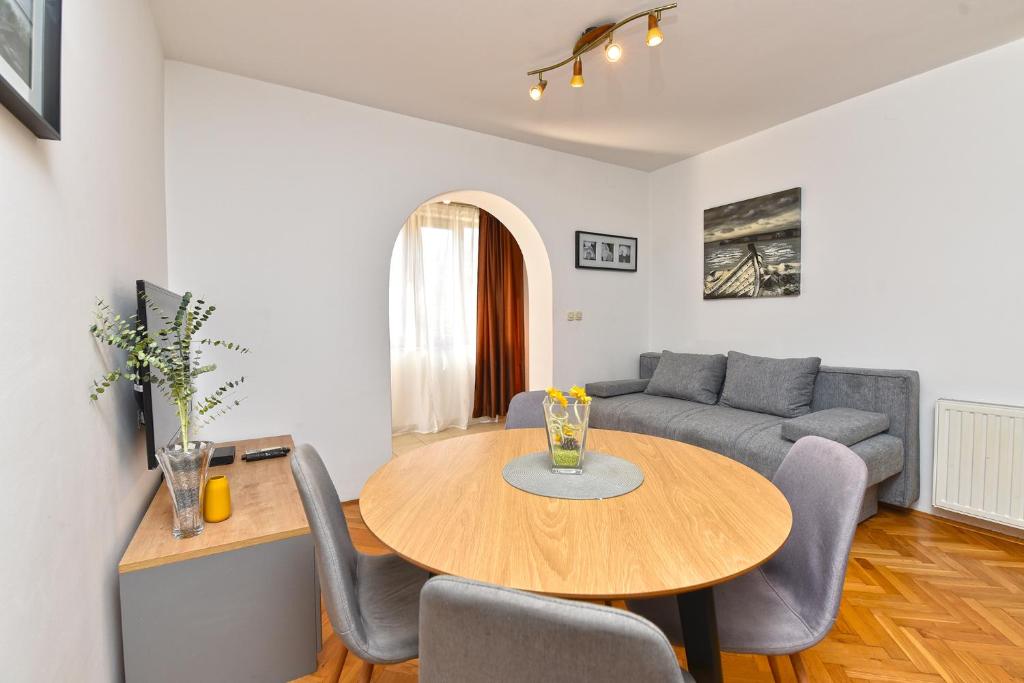 Posedenie v ubytovaní Apartments 408 Fazana