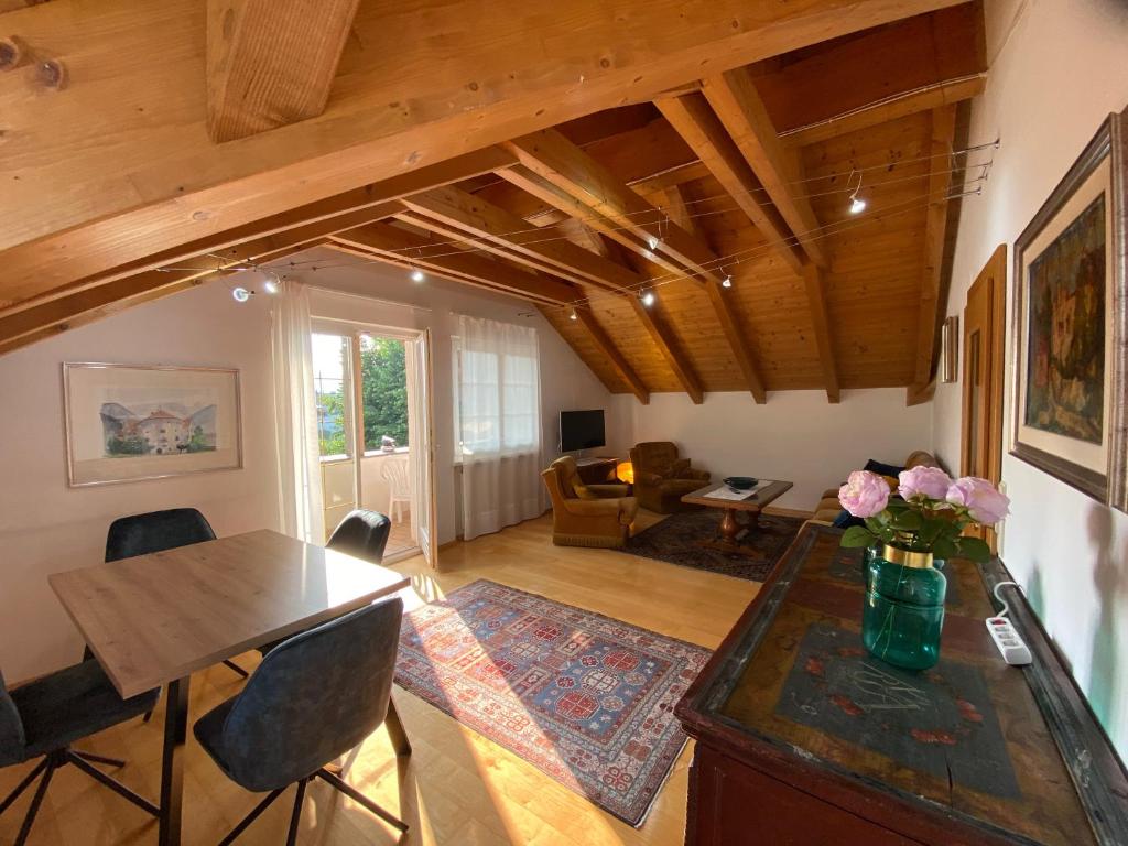 Μια τηλεόραση ή/και κέντρο ψυχαγωγίας στο FaWa Apartments "Penthouse - Villa Toni"