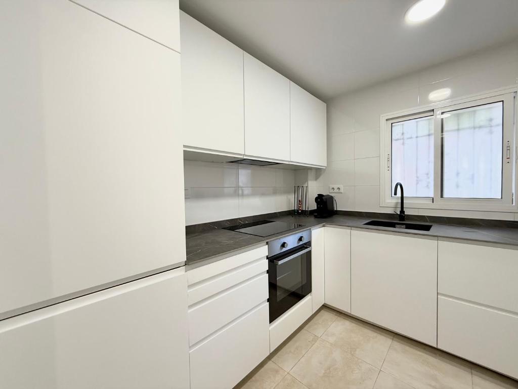 Kuchyňa alebo kuchynka v ubytovaní Apartamento Playa Valencia Beach