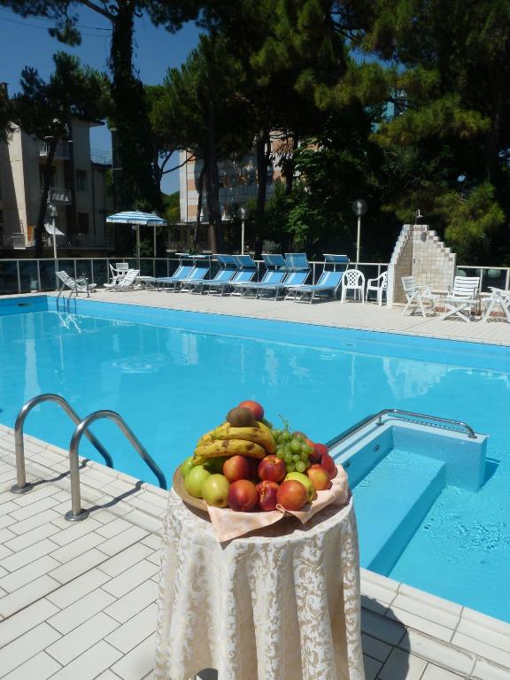 Bazén v ubytování Hotel Astra nebo v jeho okolí