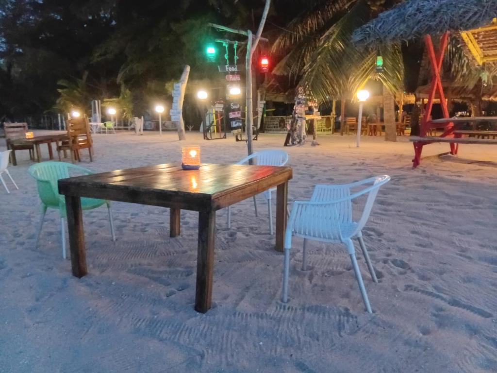 Fotografie z fotogalerie ubytování Happy Beach hotel nilaveli v destinaci Nilaveli