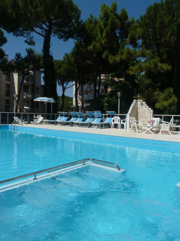 Bazén v ubytování Hotel Astra nebo v jeho okolí