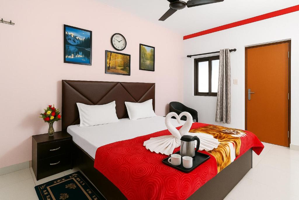 Postel nebo postele na pokoji v ubytování Maa Janki Homestay - Walking distance from Ram mandir