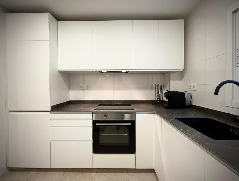 Kuchyňa alebo kuchynka v ubytovaní Apartamento Playa Valencia Beach