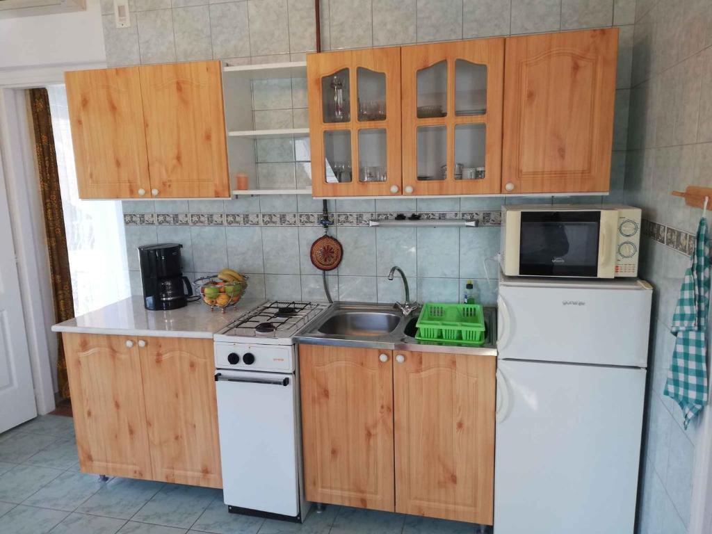 Kuchnia lub aneks kuchenny w obiekcie Apartment in Zalakaros/Thermalbad 20683