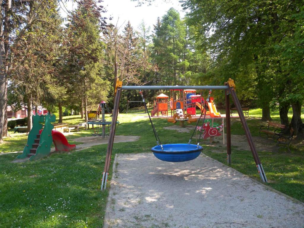 Plac zabaw dla dzieci w obiekcie Apartment in Zalakaros/Thermalbad 20683
