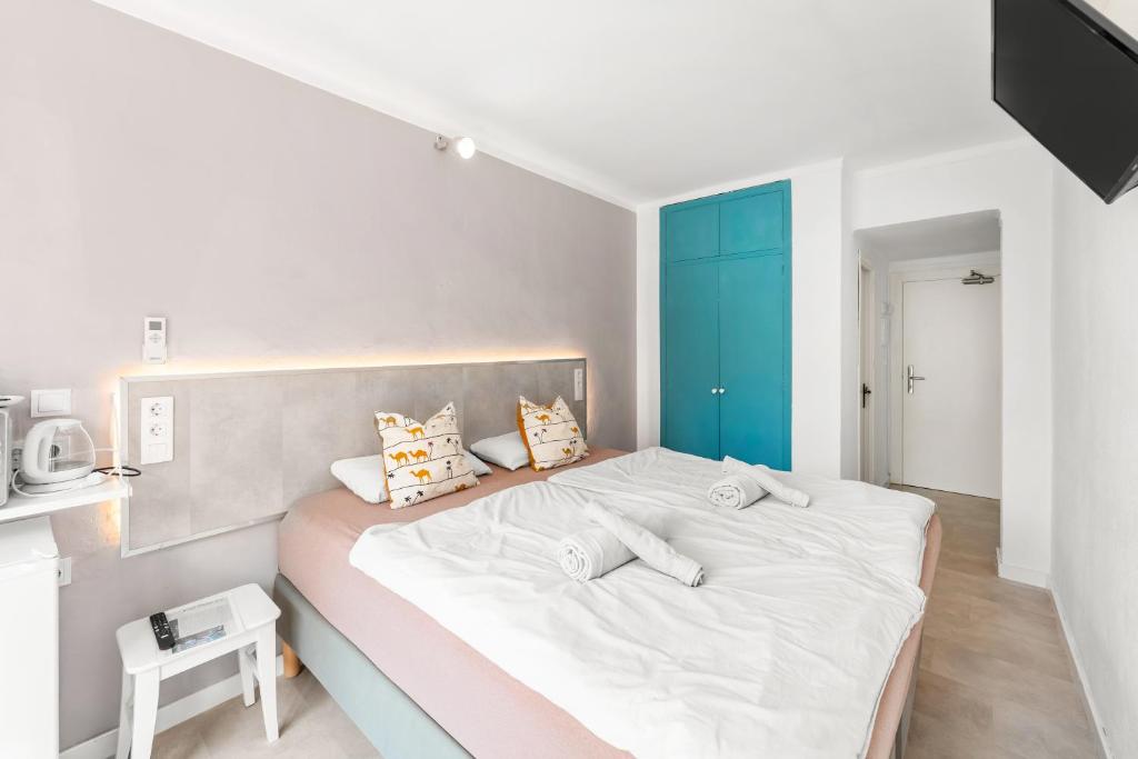 Amena Mar Hotel - Double Or Twin Room With Side Sea View