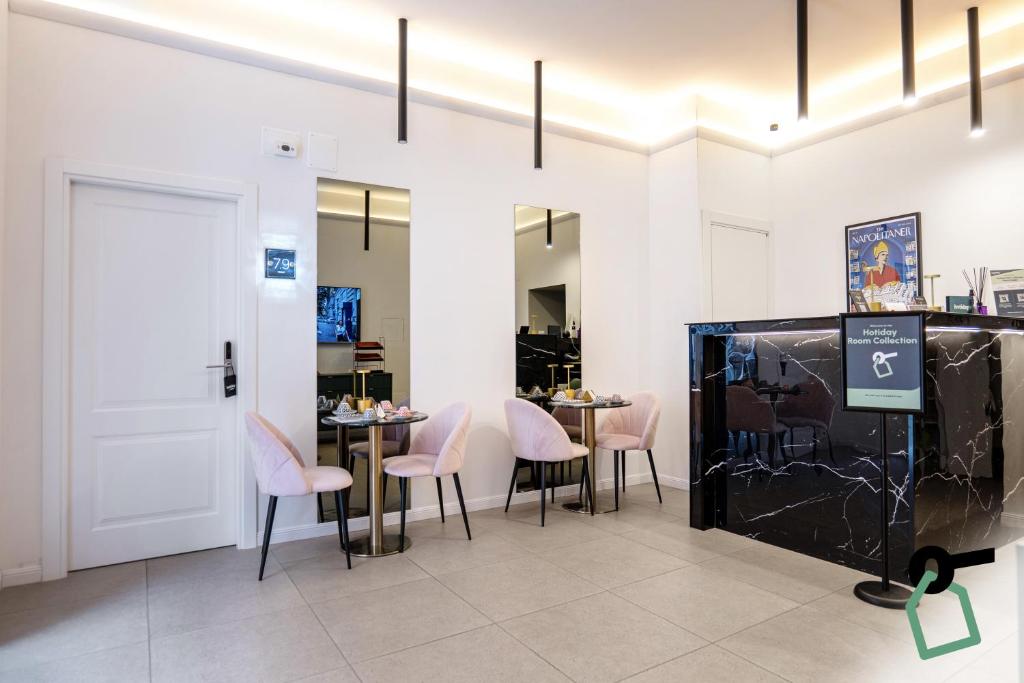 HOTIDAY Room Collection - Napoli Museo Suite - Resim 5