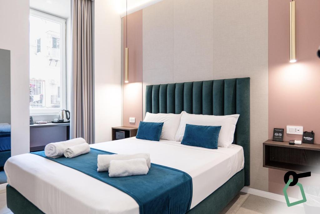 HOTIDAY Room Collection - Napoli Museo Suite - Resim 2