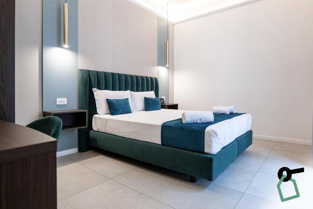 HOTIDAY Room Collection - Napoli Museo Suite - Resim 21