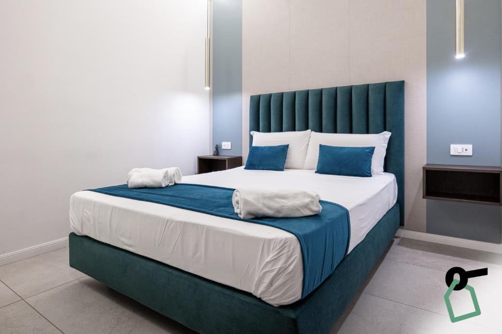 HOTIDAY Room Collection - Napoli Museo Suite - Resim 26