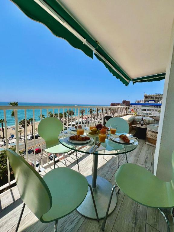 Apartment with Sea View & 3 Sunsets