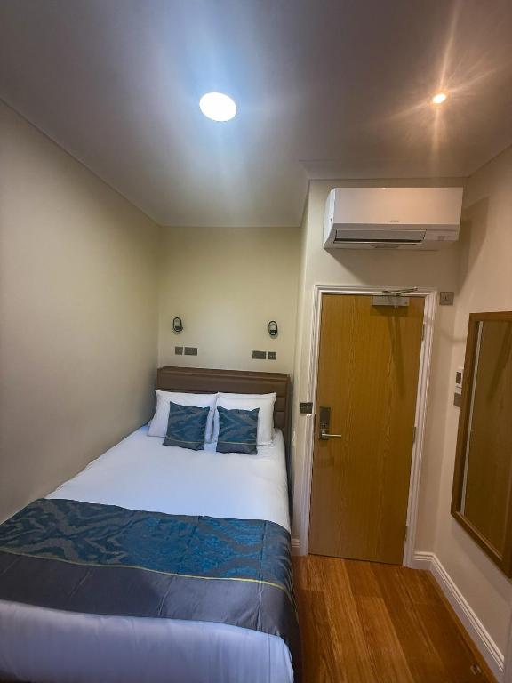 Olympia Inn Hotel - Resim 13