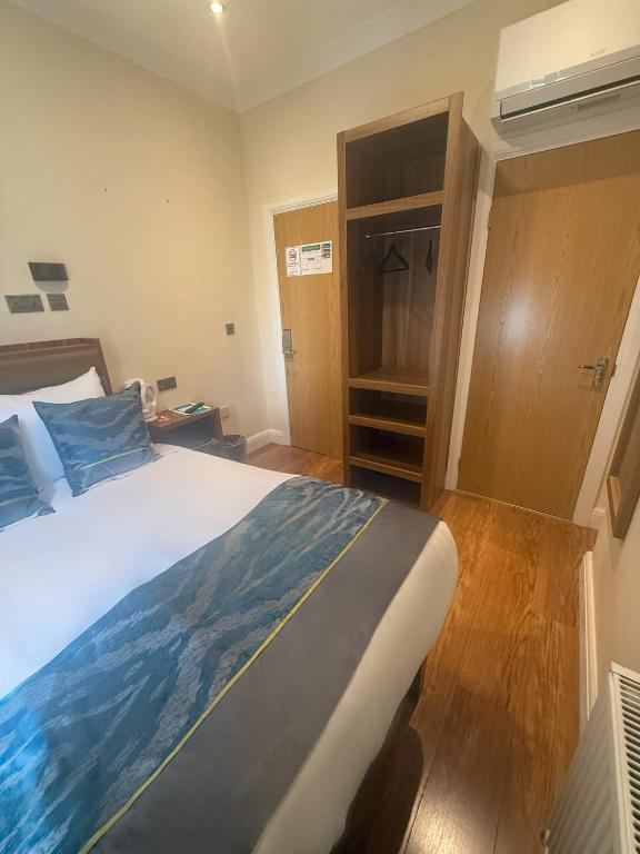 Olympia Inn Hotel - Resim 4