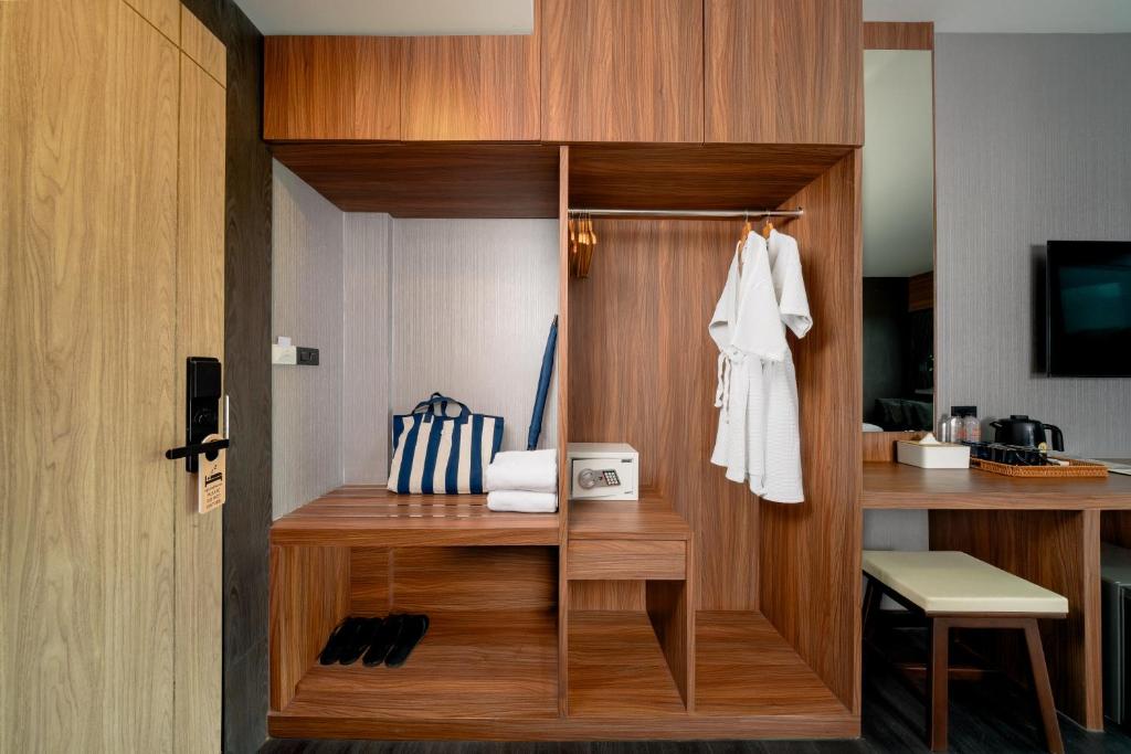 TV a/nebo společenská místnost v ubytování Happy Hotel Aonang Krabi