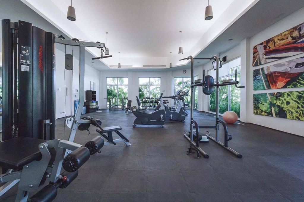 Fitness centrum a/nebo fitness zařízení v ubytování Luxury 3 Bedroom Condo - Beachfront Complex at Mareazul - Buena Vida