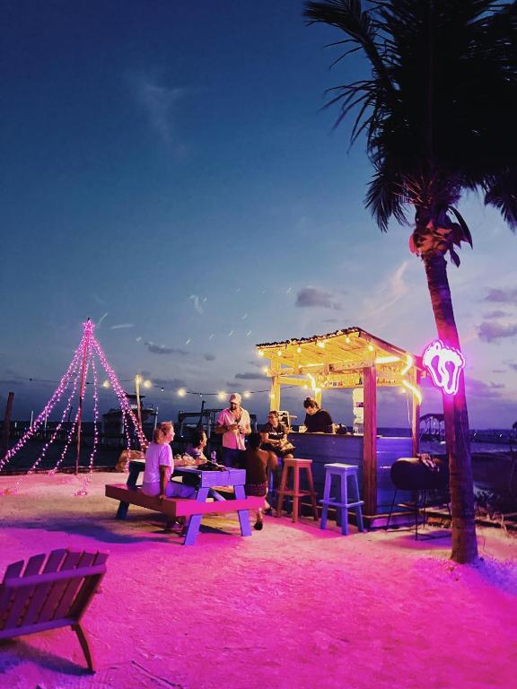 Clientes alojados en Barefoot Beach Belize