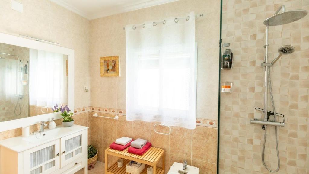 Kúpeľňa v ubytovaní Casa Rural Casa Mama Encinarejo by Ruralidays