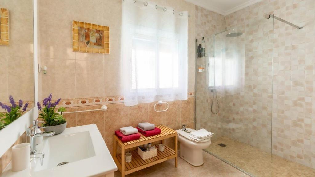 Kúpeľňa v ubytovaní Casa Rural Casa Mama Encinarejo by Ruralidays