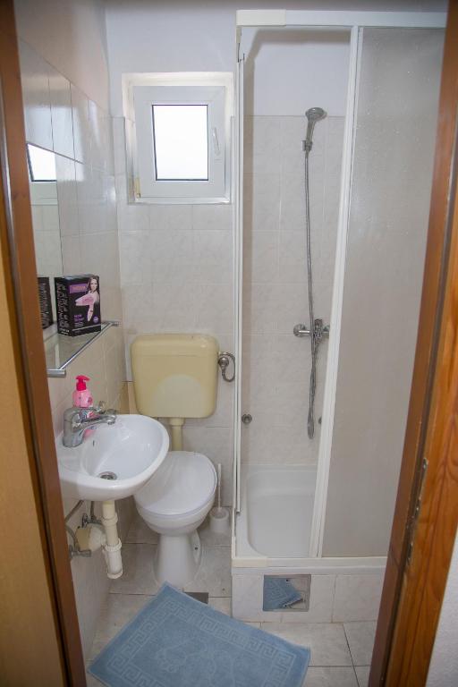Koupelna v ubytování Guesthouse Bajric