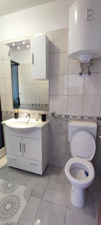 Kúpeľňa v ubytovaní Apartments Burazer