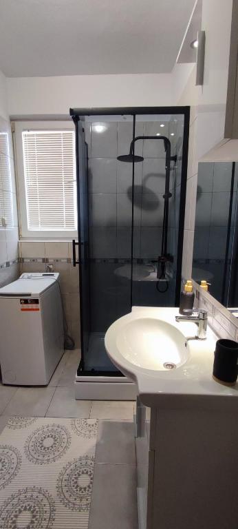 Kuchyňa alebo kuchynka v ubytovaní Apartments Burazer