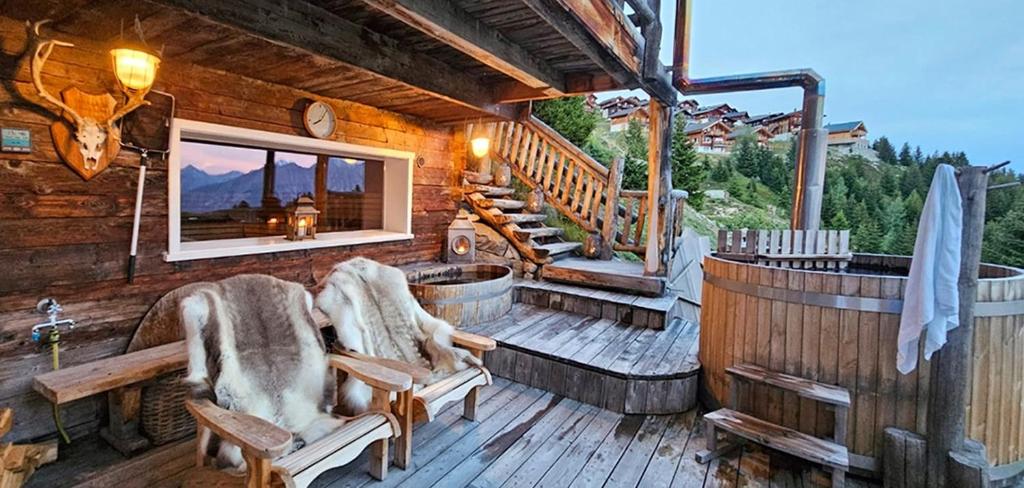 Nespecifikovaný výhled na hory nebo výhled na hory při pohledu z hotelu