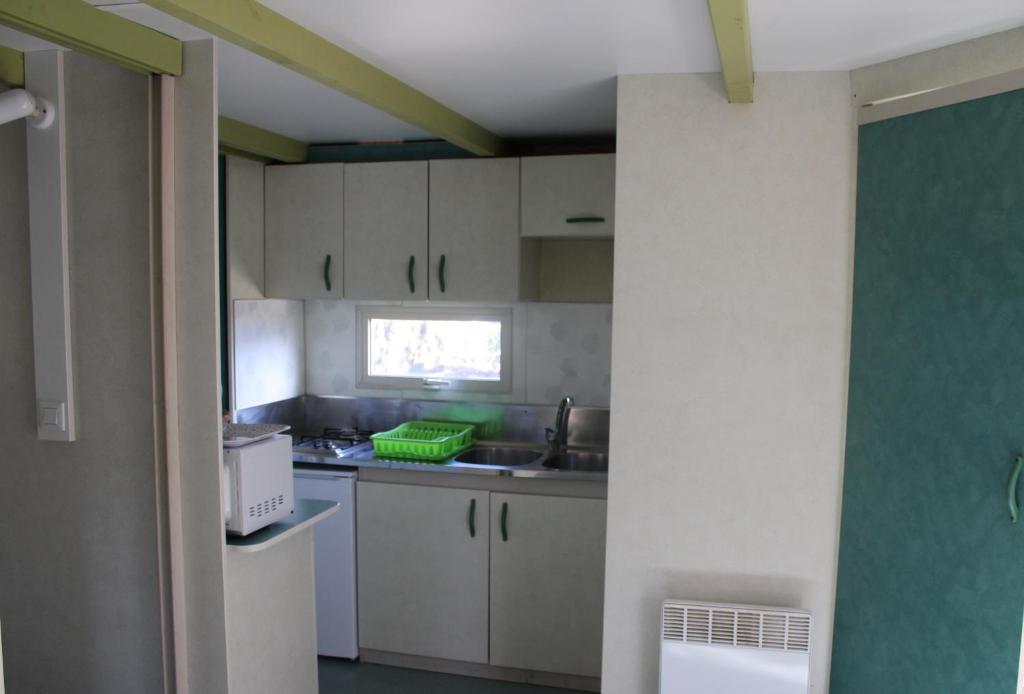 Camping Le Balcon de Chartreuse - Two-Bedroom Chalet
